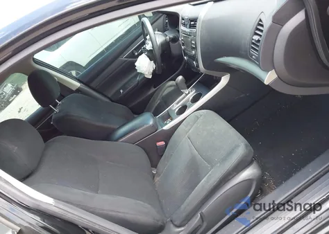 2015 Nissan Altima 2.5 S z USA, uszkodzony, nr VIN 1N4AL3AP2FN401804